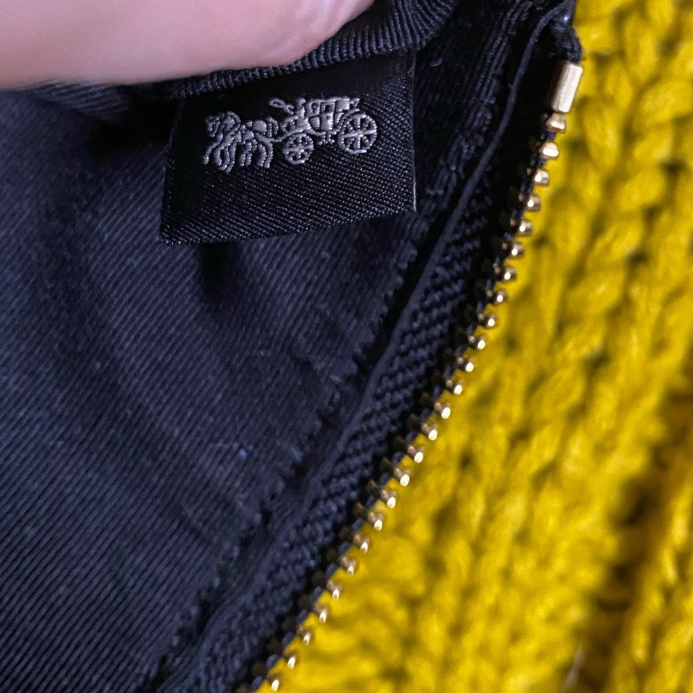 NWOT Coach Black Corner Zip Wristlet - Picture 8 of 9